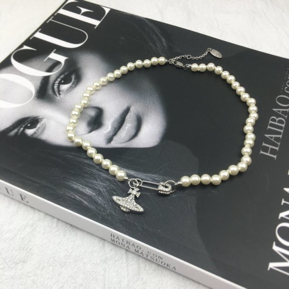 🌠Brand New Vivienne Westwood  silvery  Safety Pin Pearl Necklace